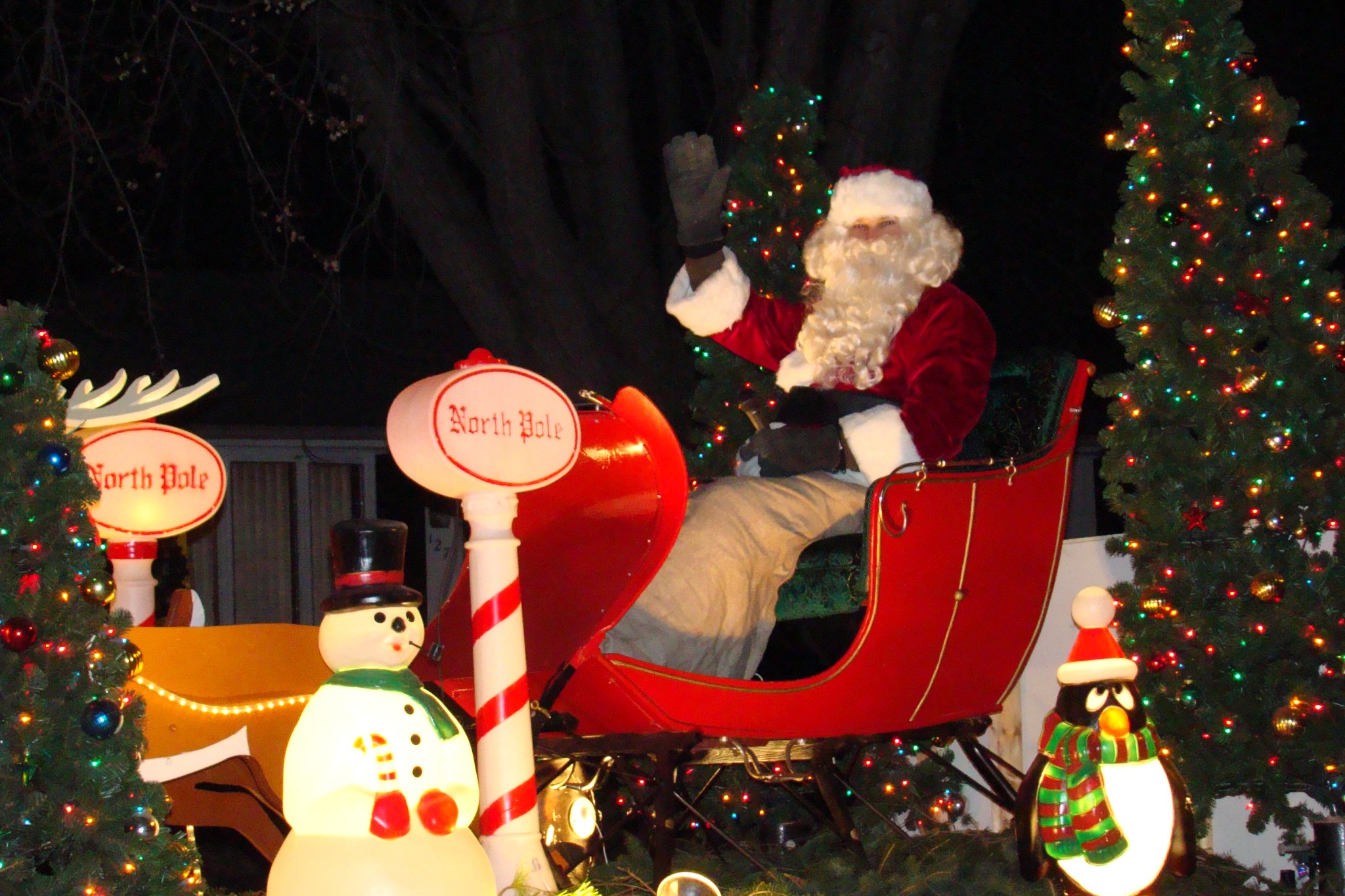 NeenahMenasha Fire Rescue Santa Float